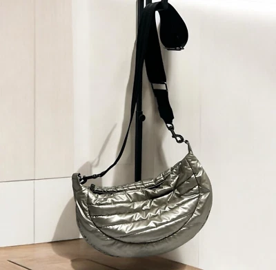 Bolso Bandolera Think Royln Elton Hobo Diseñador Plateado Puffer Media Luna Foto 1 de 4
