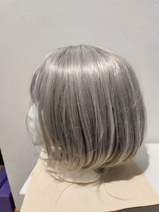SCHÖNE GRAUE DAMEN BOB PERÜCKE mit PONY * Spitze vorne; verstellbarer Haken hinten * EU - Bild 1 von 9