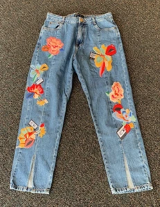 Zara Women’s 5-Pocket Denim Jeans with Floral Applique Size 08 US /EUR 40 - Picture 1 of 9