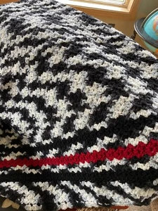 Crocheted Lap Robe Afgan - Picture 1 of 2