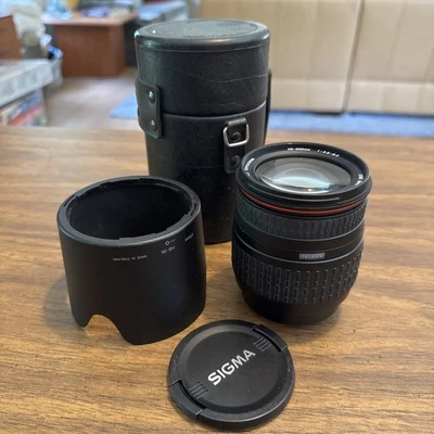 Sigma Compact Hyperzoom 28-300mm 3.5-6.3 With Nikon HB-36 - Image 1 of 4