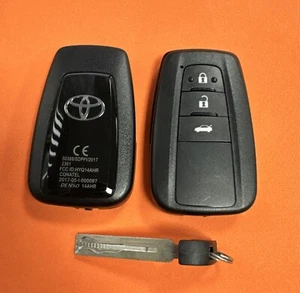 ORIGINALE TOYOTA 3 PULSANTI TELECOMANDO SMART PORTACHIAVI SENZA CHIAVE GO DENSO 14AHR - Foto 1 di 4