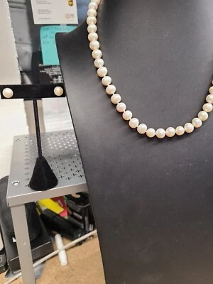 Ожерелье из чистого серебра с белым культивированным пресноводным жемчугом родием и ушным раковиной - Изображение 1 из 4