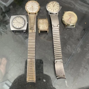 VINTAGE 5 PC WRISTWATCH LOT PARTS/ REPAIR Endura Timex + More - Picture 1 of 11