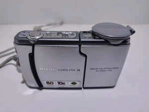 Nikon Coolpix S4 6,0-MP-Digitalkamera – silberfarben FÜR TEILE ODER REPARATUR WIE ABGEBILDET - Bild 1 von 10