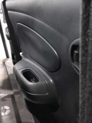 Nissan Versa 2017 puerta trasera izquierda roja 517799 106 k millas OEM usado Foto 1 de 3