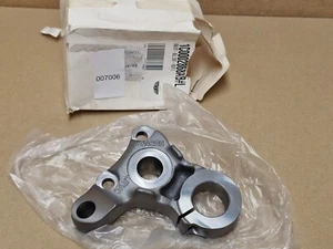 LEVC Right Ball Joint Bracket 1C0002868AB Genuine NEW OEM - Picture 1 of 10