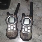 Paire de talkies-walkies bidirectionnels Camo Motorola MR355R Talkabout avec pièces chargeur