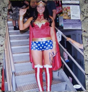 SVENDITA LIQUIDAZIONE! Lotto 2 foto firmate Olivia Munn autografate 11x14 JSA GA COA! - Foto 1 di 2