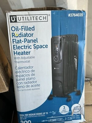 Utilitech CYWE08-7 Oil Filled Radiator Flat Panel Electric Space Heater. 3764035 - Image 1 of 4