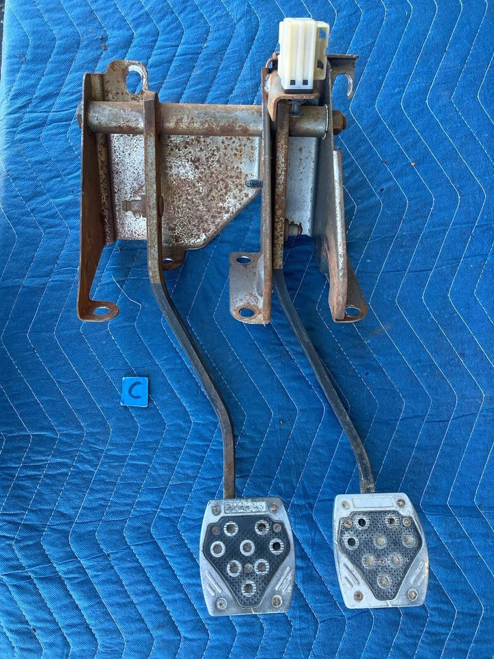 Jeep Wrangler TJ 1997-2002 embrague y caja de pedal de freno montaje manual OEM #3282M Foto 1 de 4