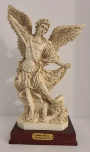 Estatua de colección de San Miguel Arcángel, la derrota de Satanás Apocalipsis 20:1-3 - Imagen 1 de 8