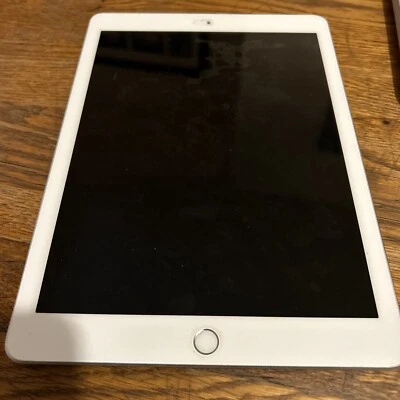 Apple iPad 6th Gen. 128GB, Wi-Fi, 9.7in - Silver - Image 1 of 2