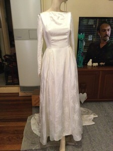 Women's Vintage Wedding Dresses \u0026 Veils 