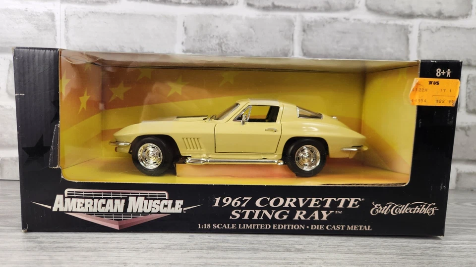 Ertl American Muscle 1967 Corvette 427 Sunfire Yellow 2000 Series 1 18
