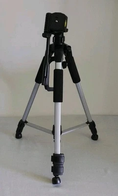 Trípode ajustable Digital Concepts con ventana nivelada y asa de transporte Foto 1 de 4