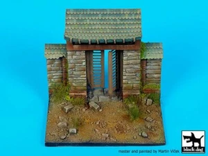 Sección del templo de perro negro 1/35 con puerta base de diorama de Vietnam (105 mm x 70 mm) D35110 - Imagen 1 de 1