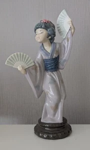 Lladro Figurine "Madame Butterfly" #4991 Japanese Geisha - Picture 1 of 6