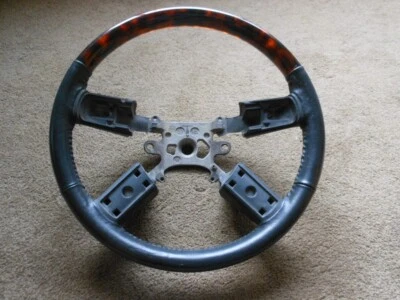 Volante de couro 05 06 07 08 09 10 Chrysler 300 C 2005 2006 2008 2009 2010 - Imagem 1 de 4