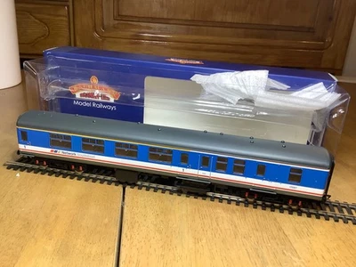 Bachmann 39-412A BR Network Southeast Mk.2 Brake Corridor First Class Coach BFK - Image 1 of 2