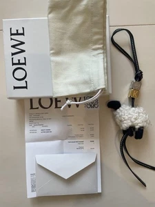 Loewe Schaf & Buchstaben Würfel Anhänger Schlüsselanhänger Schlüsselring Taschenanhänger mit Box GEBRAUCHT - Bild 1 von 3