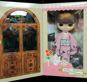 Takara Tomy Neo Blythe Doll Outing Kimono Daughter Fashion Doll - Picture 1 of 2