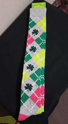 全新带标签女式 Hallmark 袜子 4-10 过膝 St. Patricks Argylle 三叶草 — 第 1/3 张图片