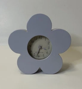 Reloj despertador de escritorio Pottery Barn niños flor luz púrpura batería probado funciona - Imagen 1 de 12