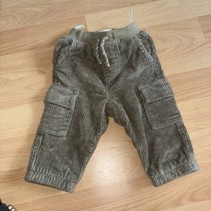 C&A Gefütterte Cordhose Gr. 68 Grün Khaki Gefüttert Warm Hose Jeans Cord Moos - Bild 1 von 7