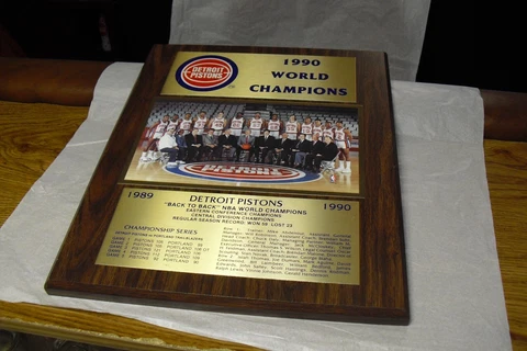 1990 Detroit Pistons World Champions Team Wood Plaque Cover