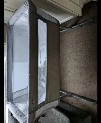 Chicco Next2Me Essential Bedside Crib in StoneWith Travel Bag. New - Image 1 of 4