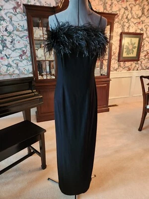 Alex Evenings, talla 2, precioso vestido de terciopelo negro, plumas de avestruz nuevo sin etiquetas, L55W31B36 Foto 1 de 4