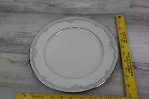 Lenox Kingston Cosmopolitan Collection 10 3/4 Inch Dinner Plate Pre-Owned - Picture 1 of 5