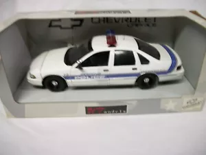 UT MODELS SEBRING POLICE 1/18 - Picture 1 of 2