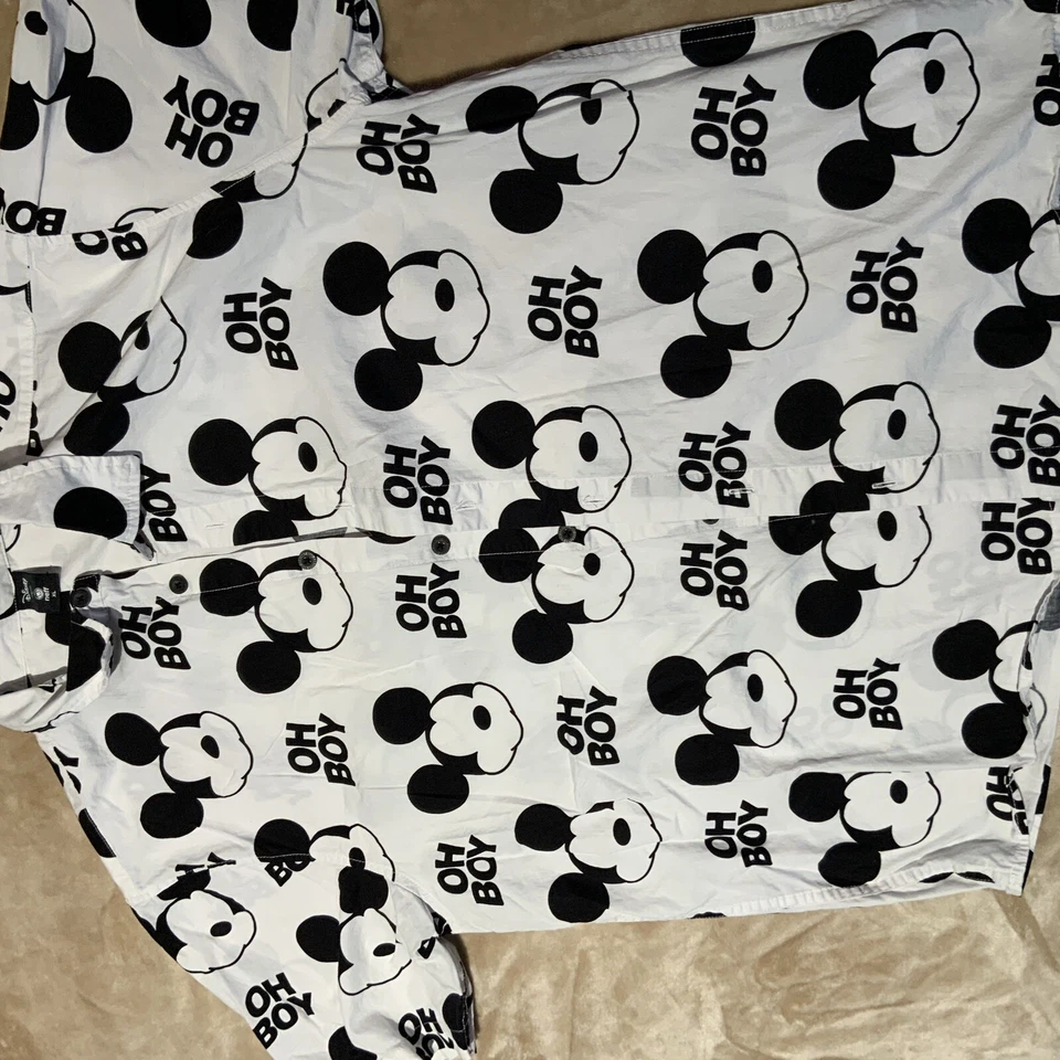 Camisa abotonada Neff Mickey Mouse talla XL blanca y negra Foto 1 de 4