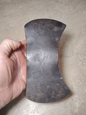 Cabeza de hacha de crucero de doble broca de colección marcada junto al lago.  D-3 Foto 1 de 4