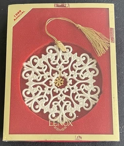 Vintage Lenox: 1999 Annual Christmas Ornament "Snowflake Fantasies" Snowflake - Picture 1 of 8