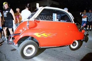 COLOR NEGATIVE * Three 35 mm strips 11 photos BMW Isetta Marines Hummer Divo - Picture 1 of 12