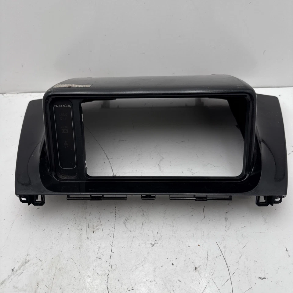 2012-16 SCION iQ CENTER DASH RADIO FACE PLATE BEZEL TRIM LIGHT INDICATOR COVER  Foto 1 de 4