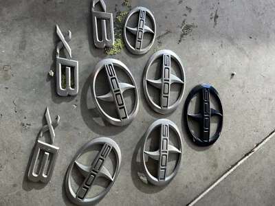 Escotilla trasera Scion XB emblema plateado e insignia SCION OEM plata de fábrica Foto 1 de 2