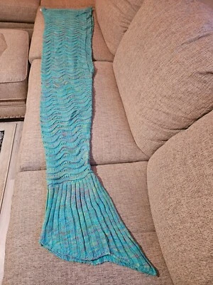 Manta cola sirena crochet aguamarina Foto 1 de 4