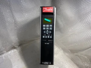 Danfoss VLT5004PT5B20EBR3DLF10A00C0 C/N 175Z0553 - Imagen 1 de 8
