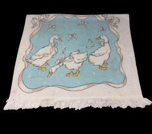 Vintage Cannon Country Goose Bath Towel 1980s Terry Cloth Kitschy Flaws - Picture 1 of 14