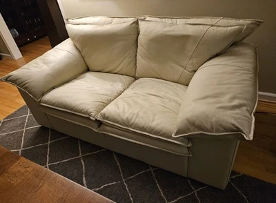 Love 皮革座椅,奶油色,意大利制造,状况良好 — 第 1/3 张图片