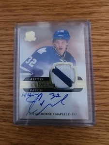 2011-12 Upper Deck The Cup Gold /32 Joe Colborne #136 RPA Rookie Patch Auto RC - Foto 1 di 2