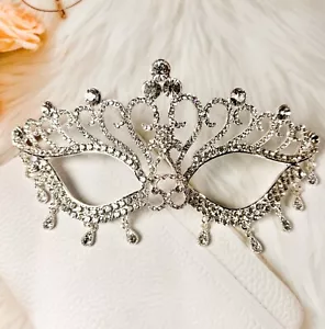 Venetian Masquerade Mask, Mardi Gras Silver Mask, Elegant Teardrop Party Mask - Picture 1 of 4