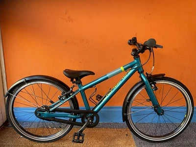 Islabikes Cnoc 20 Zoll türkis Kinderfahrrad mit Schutzblechen Top Zustand - Bild 1 von 4