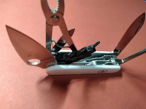 Spyderco Dragonfly 2 & Victorinox CyberTool Custom Multi-Tool Spydernox - Picture 1 of 9
