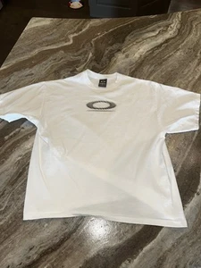 Vintage Y2K Oakley Sample Prototype Shirt Center Hit Red Skull Crossbones Large - Picture 1 of 5