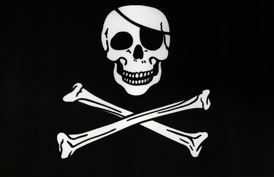 LARGE 5x3FT / HANDHELD JOLLY ROGER PIRATE FLAG Skull Crossbones Camping Boat Kid - Image 1 of 1